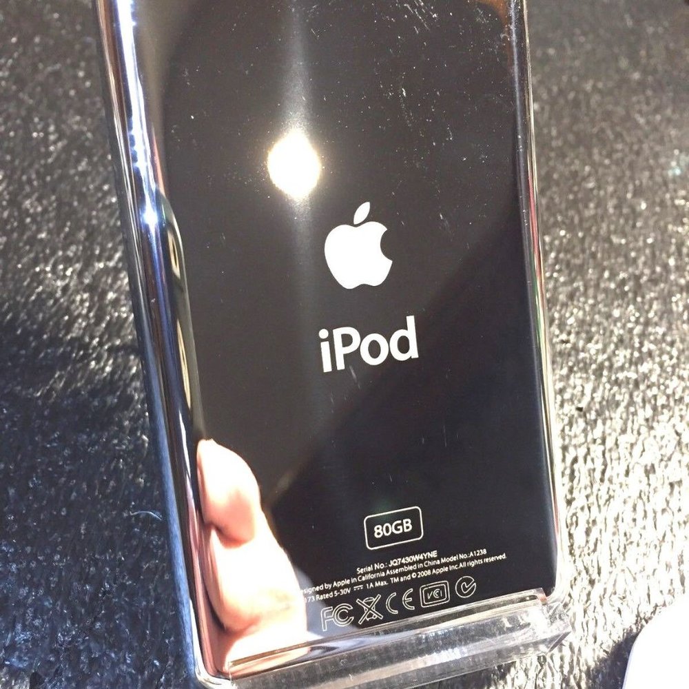 Apple iPod Classic 6th Generation Black (80gb) MB147LL - MINT CONDITION